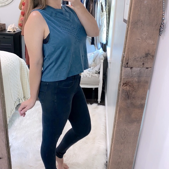 Sage collection athletic top size large - Picture 2 of 5